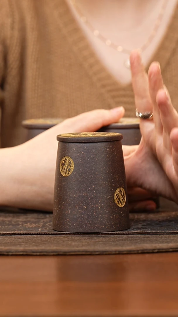 紫砂茶叶罐乌金砂刻禄小罐