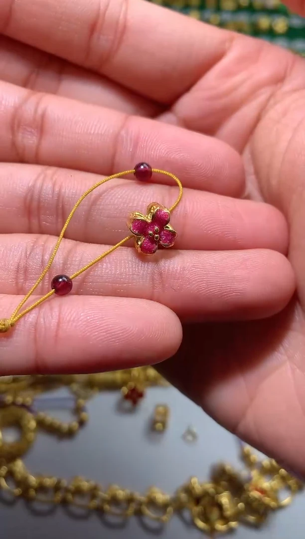 【闪购商品】石榴石配饰未镶嵌四瓣花