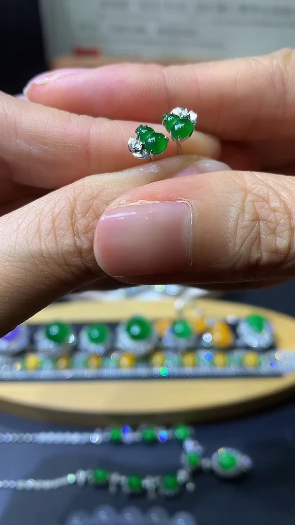 翡翠18K金镶嵌耳饰团购