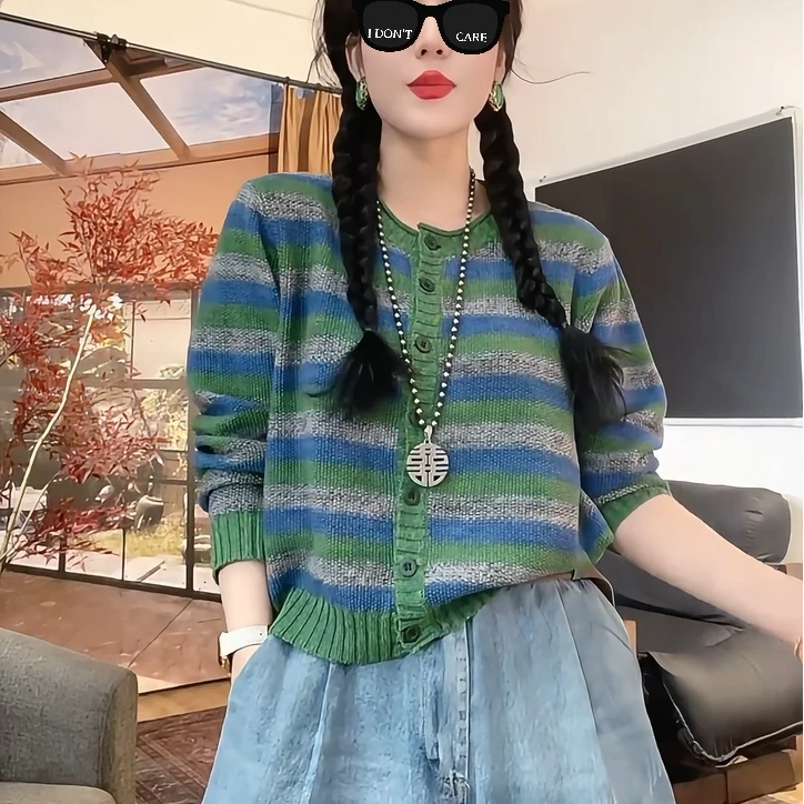 针织拼接秋季休闲单排显瘦圆领外套开衫女装宽松扣条纹复古款毛衣