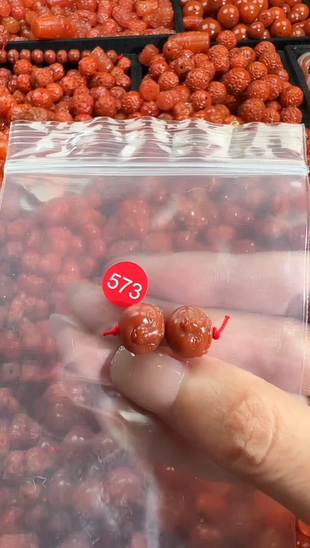 颈饰未镶嵌南红玛瑙1