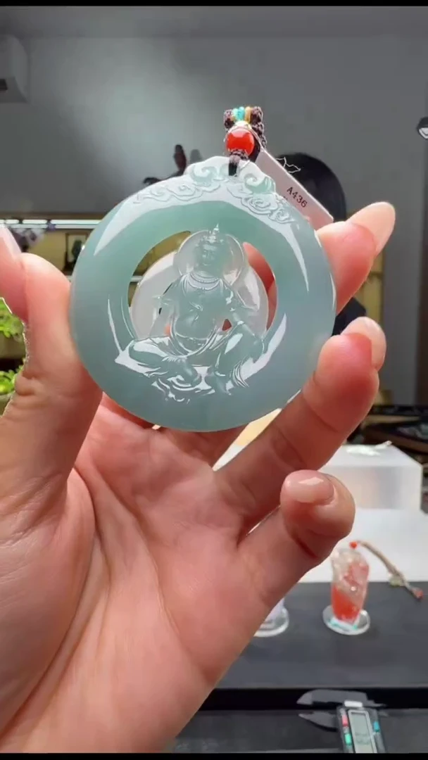 吊坠(不含链)未镶嵌翡翠观音（多样性发其一）