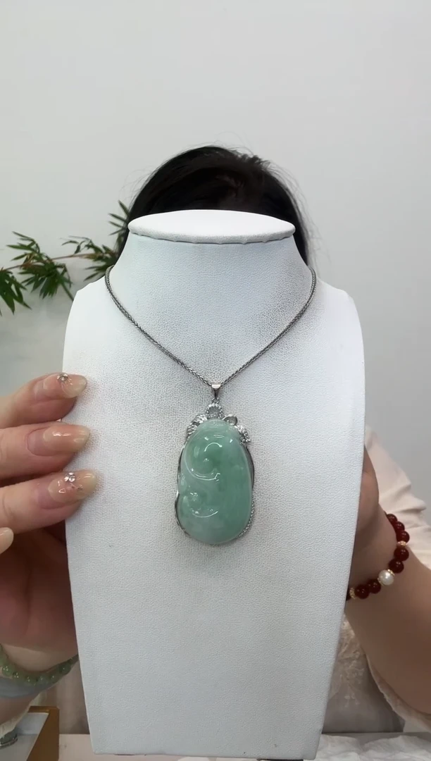 翡翠银S925镶嵌吊坠(赠链)如意