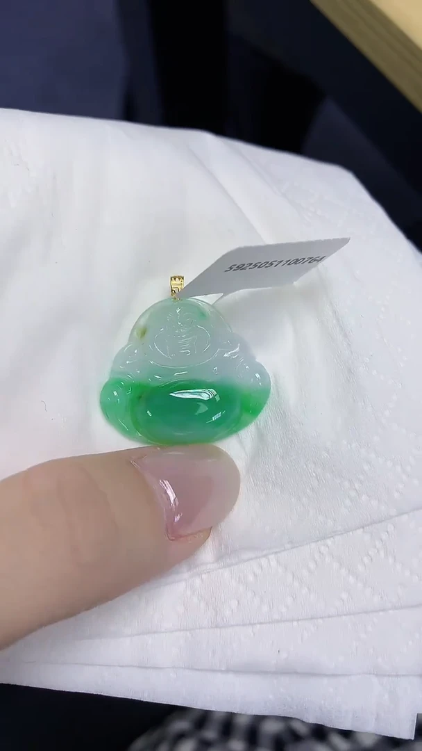 翡翠18K金镶嵌颈饰天然缅甸翡翠A货