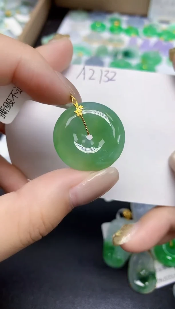 颈饰18K金镶嵌翡翠天然缅甸翡翠A货翡翠百元以上9元证书费自理