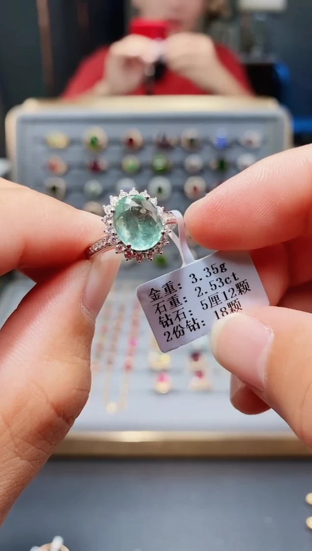 18K金镶嵌戒指帕拉依巴碧玺2.53.