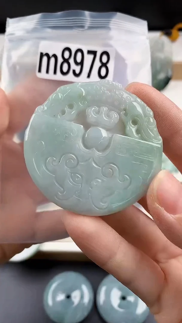 颈饰未镶嵌翡翠天然翡翠吊坠挂件