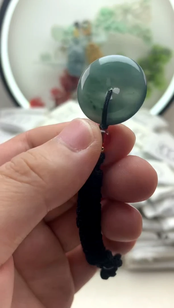 颈饰未镶嵌翡翠小平安扣