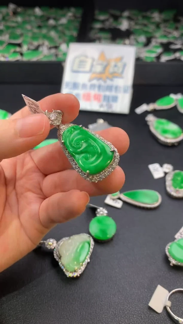 【闪购商品】翡翠颈饰银S925镶嵌翡翠