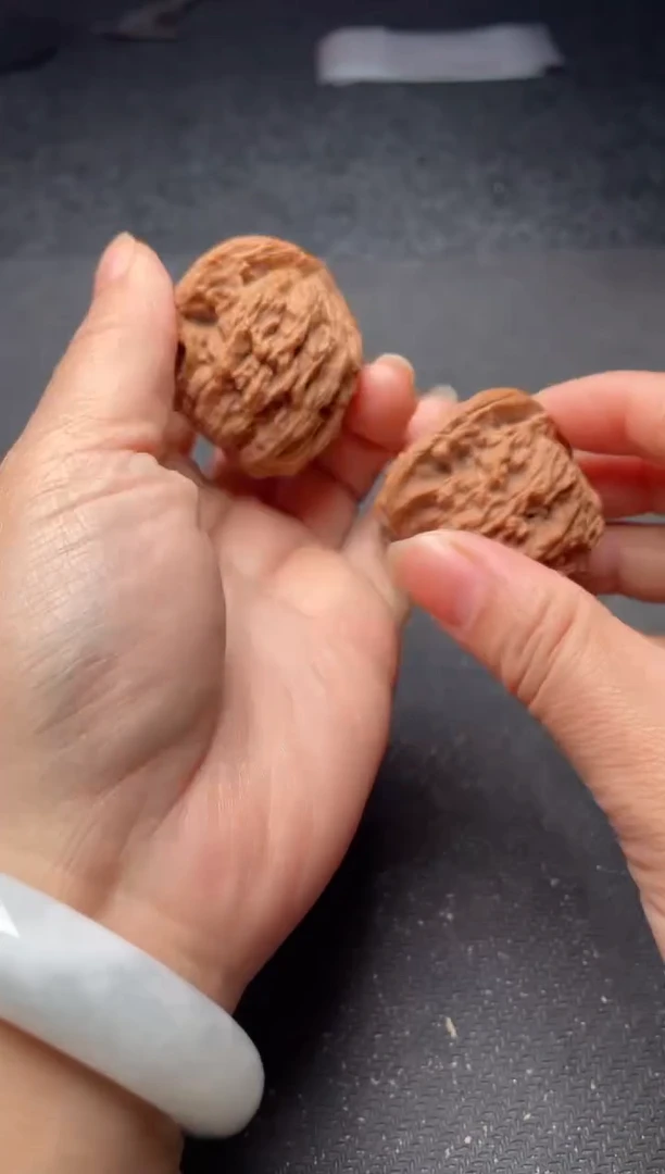 把件文玩核桃w255  红狮子 42尺