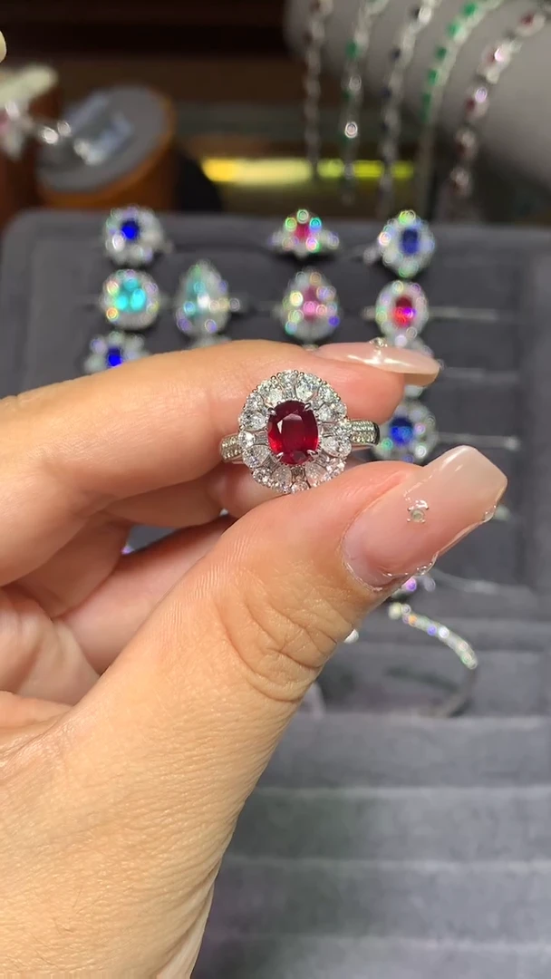 18K金镶嵌戒指红宝石1.39ct
