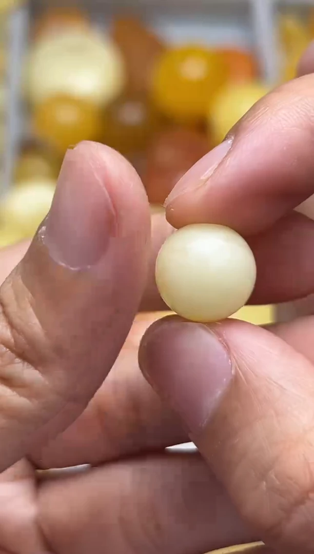 裸石蜜蜡未镶嵌天然蜜蜡微瑕珠子 假一赔万