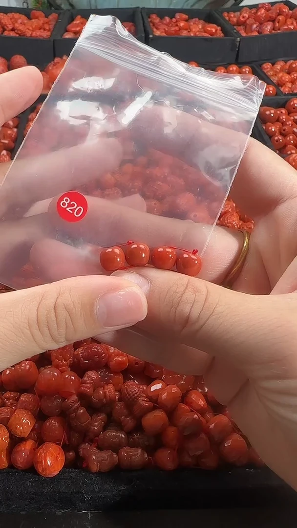 颈饰未镶嵌南红玛瑙1