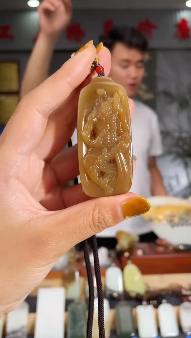 和田玉未镶嵌颈饰1