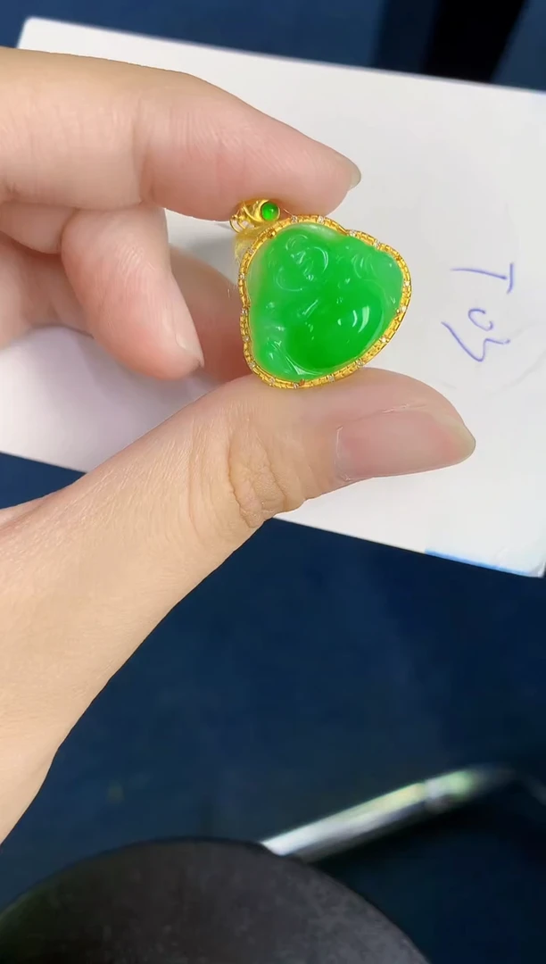 翡翠18K金镶嵌颈饰天然翡翠緬甸A貨