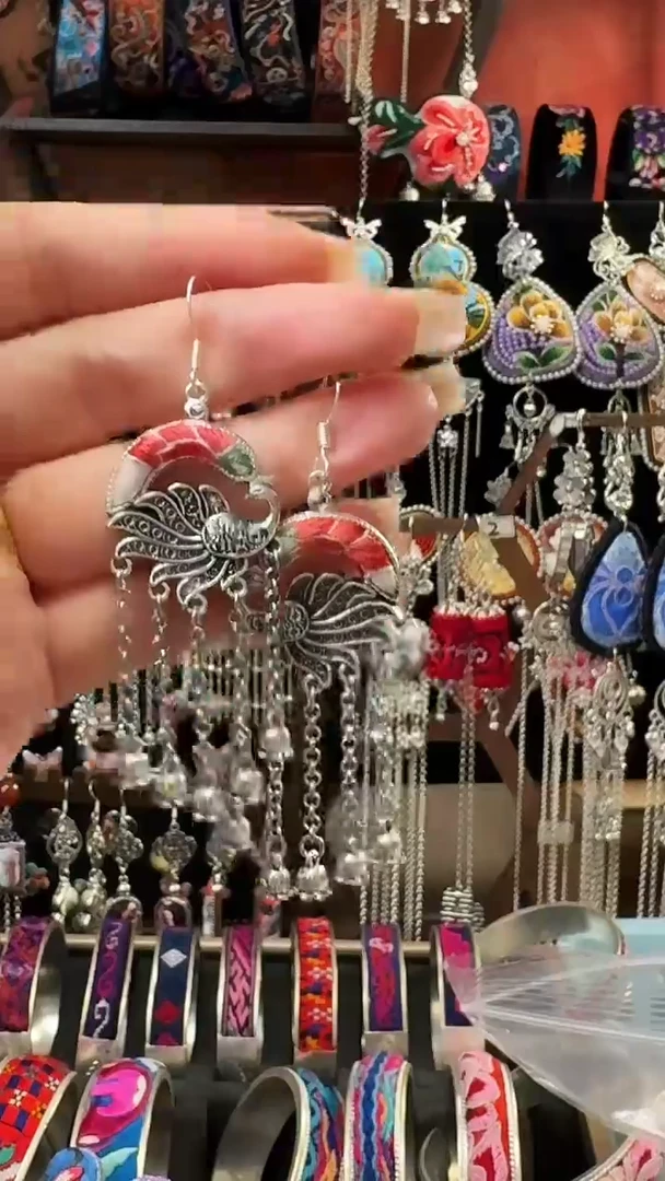 织绣 云织谣民族风精美饰品   110