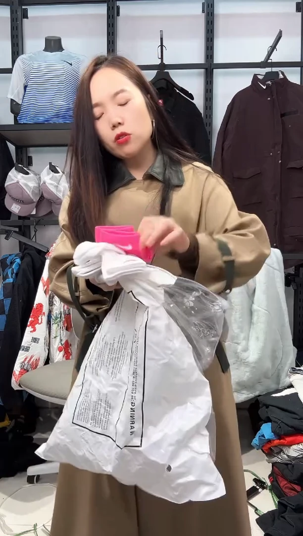 2214     编码  瑕疵直播间过款为准 尺码