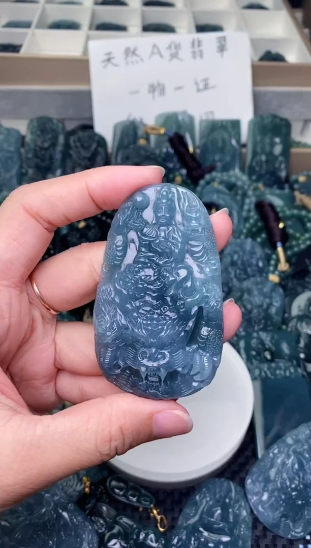 翡翠未镶嵌颈饰