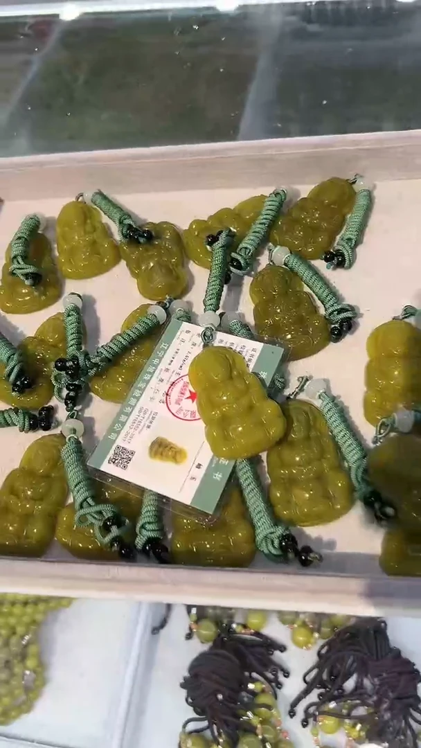 蛇纹石玉未镶嵌颈饰4