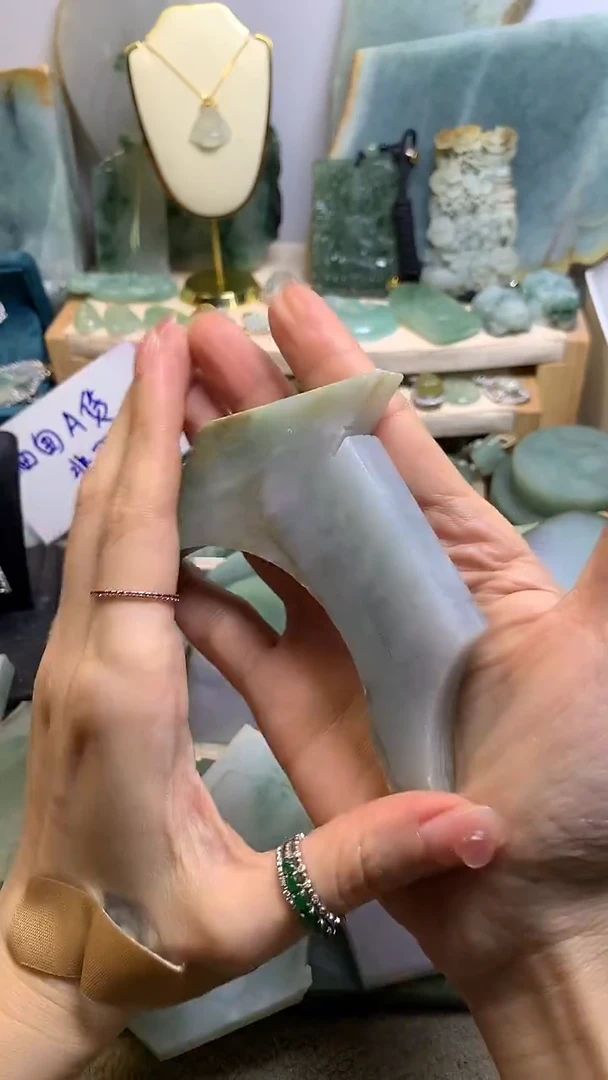 【闪购商品】翡翠挂件未镶嵌缅甸A货翡翠，没有运费险