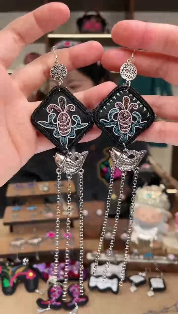 织绣1802黔东南苗族刺绣