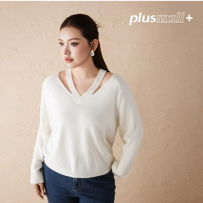 PLUSMALL 月光华尔兹 羊毛混纺V领设计感露肩毛衫上衣PM2407117