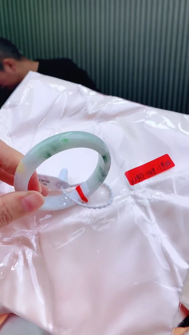 未镶嵌手镯翡翠54