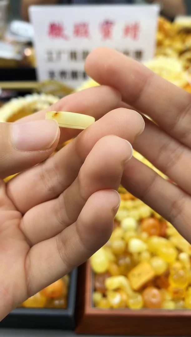 未镶嵌琥珀珠宝奇石3