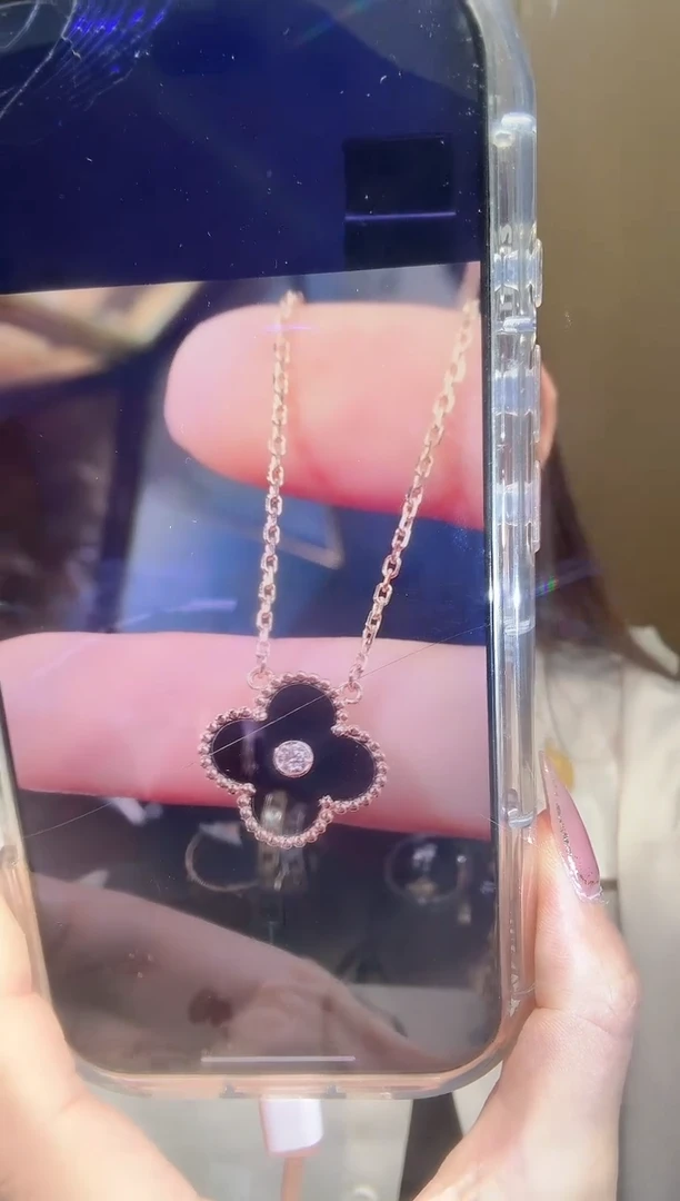 18K金镶嵌套链钻石ghj多样性发其一