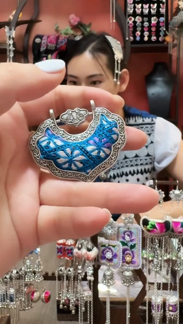 织绣云织谣民族风精美饰品24