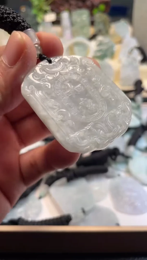 颈饰未镶嵌翡翠12/12/052