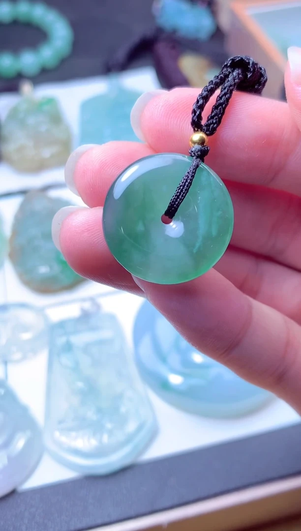 颈饰未镶嵌翡翠天然A货翡翠