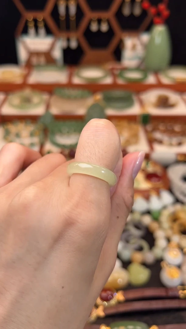 未镶嵌戒指和田玉11