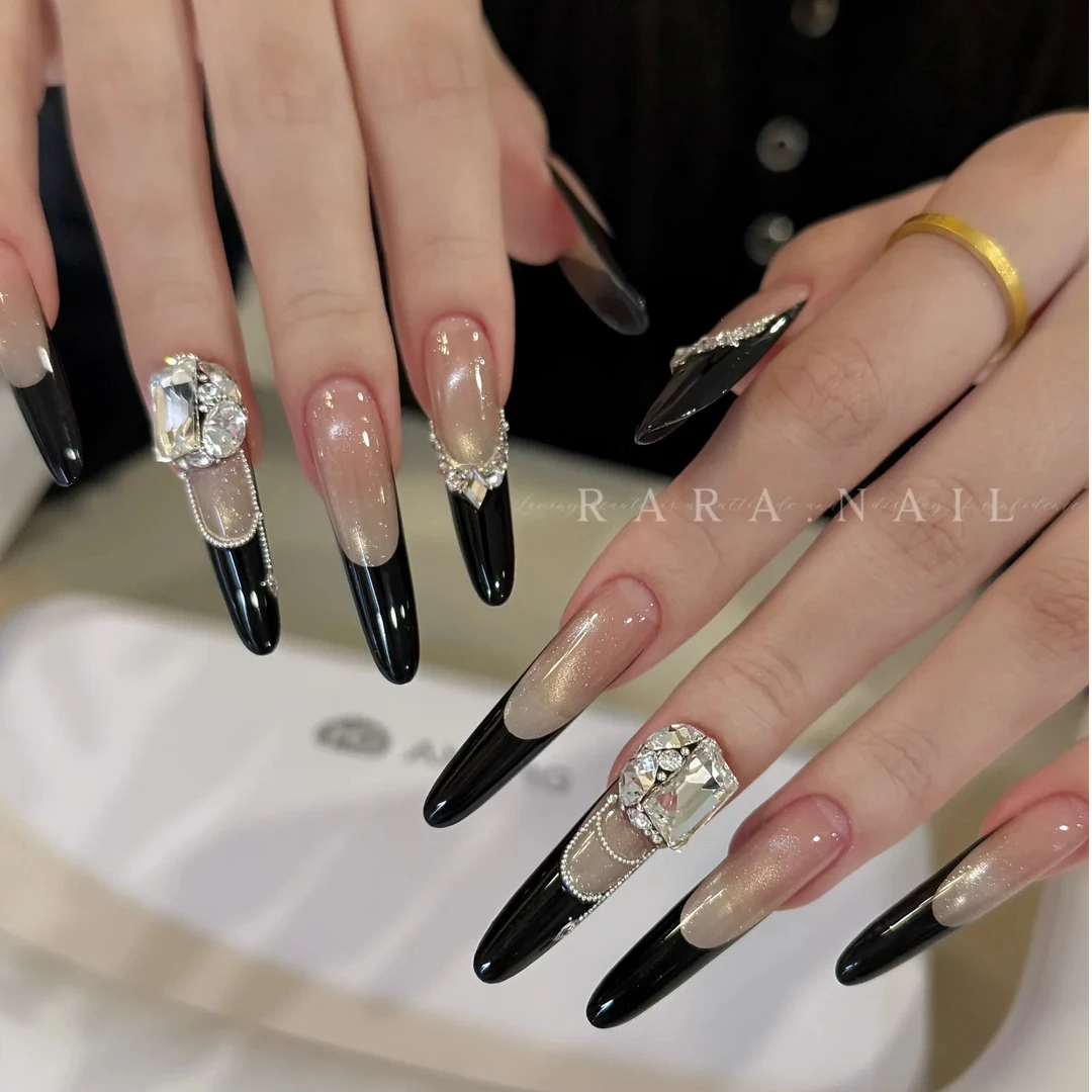 meraki「黑卡」精致美甲千金风满钻华子东洲手工穿戴甲