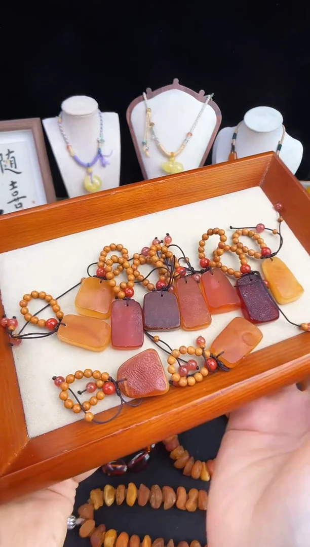 未镶嵌琥珀珠宝奇石多样性发其一