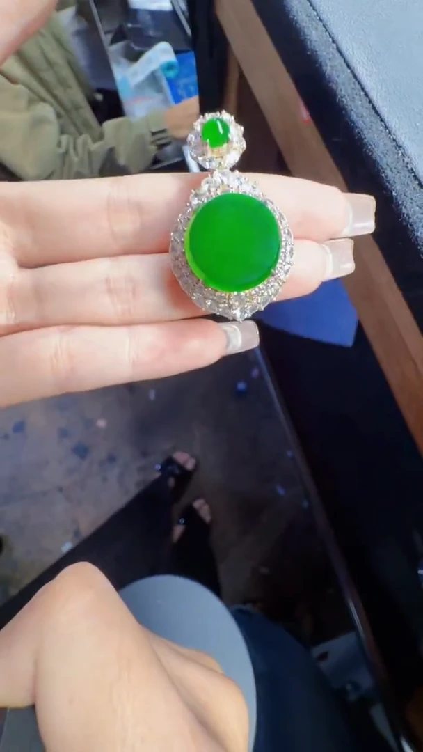 未镶嵌定制翡翠翡翠A货有轻微色差属于正常现象无事牌多样性发货1