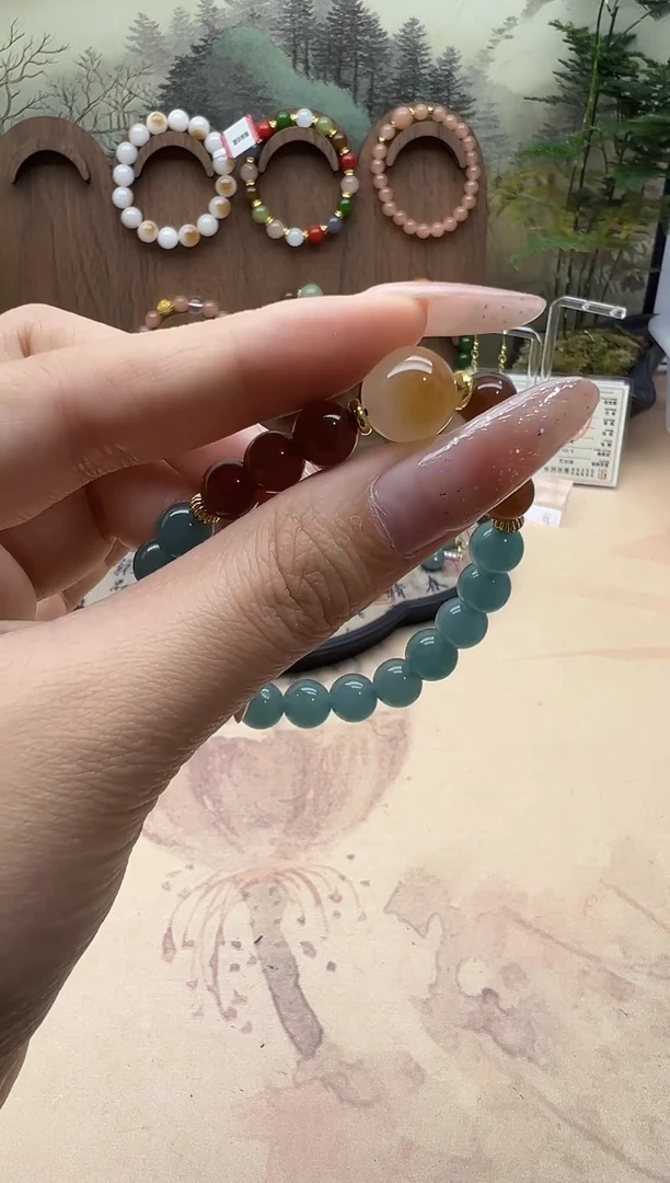 未镶嵌手链和田玉（糖玉）1