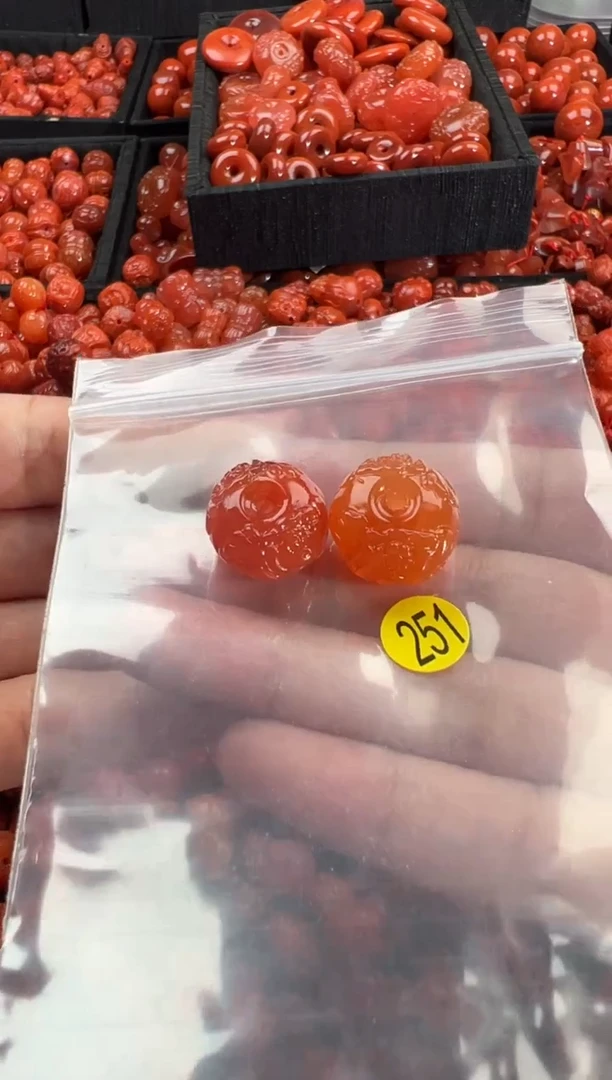 颈饰未镶嵌南红玛瑙1