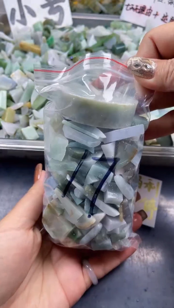 配石翡翠天然翡翠小号500克送镯心17