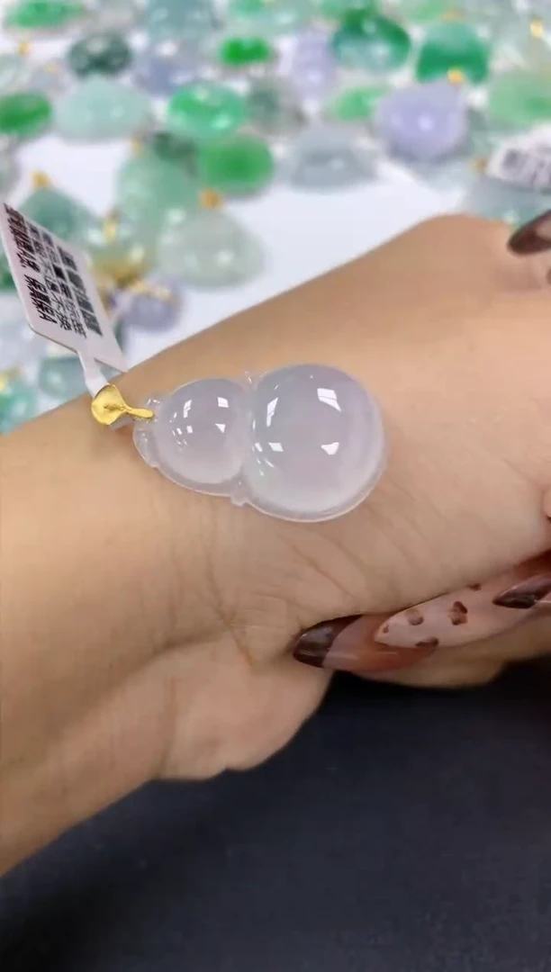 颈饰18K金镶嵌翡翠a货假一赔三支持复检百元上9元证书费自理