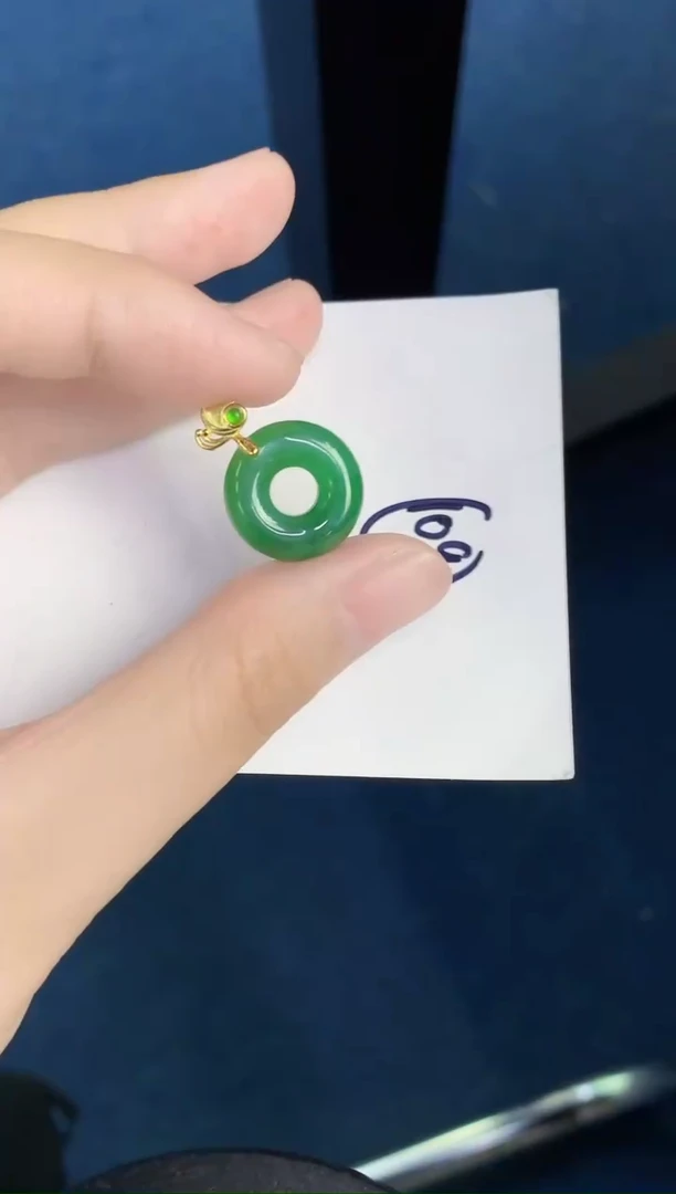 翡翠未镶嵌颈饰天然翡翠緬甸A貨