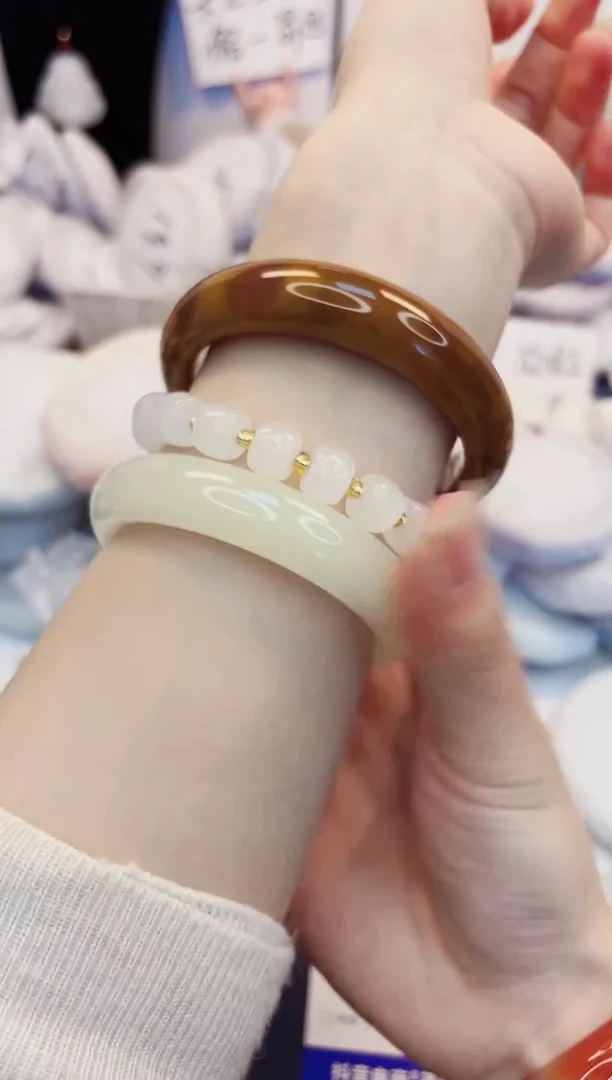 【闪购商品】石英质玉手镯未镶嵌218-财气镯-圈口61