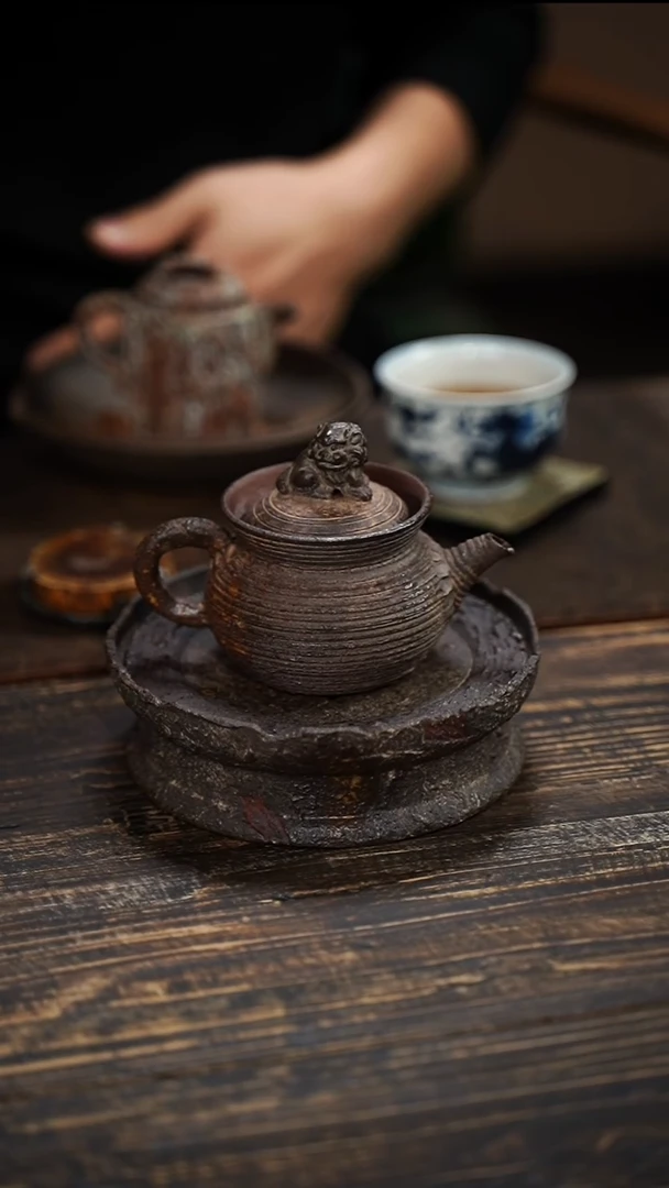全手工制作 重工 南蛮 紫砂 狮子摘 正把壶  150cc