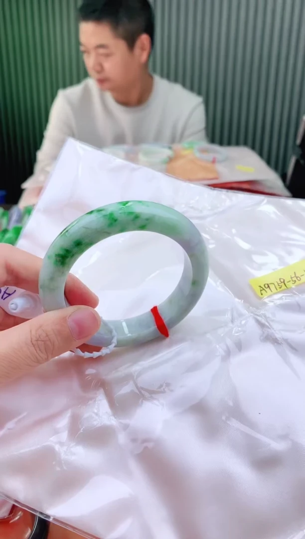 未镶嵌手镯翡翠56