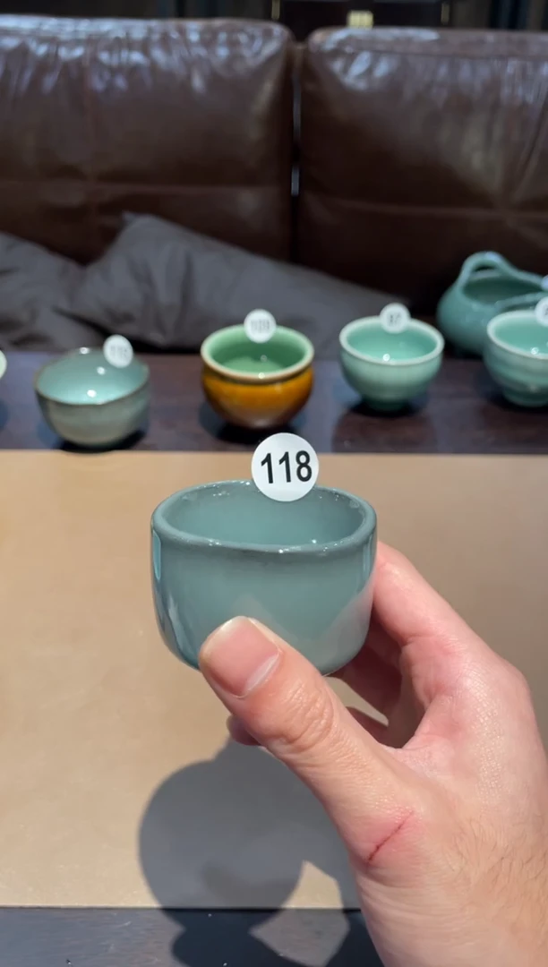 118窑承青瓷铁胎扳指杯