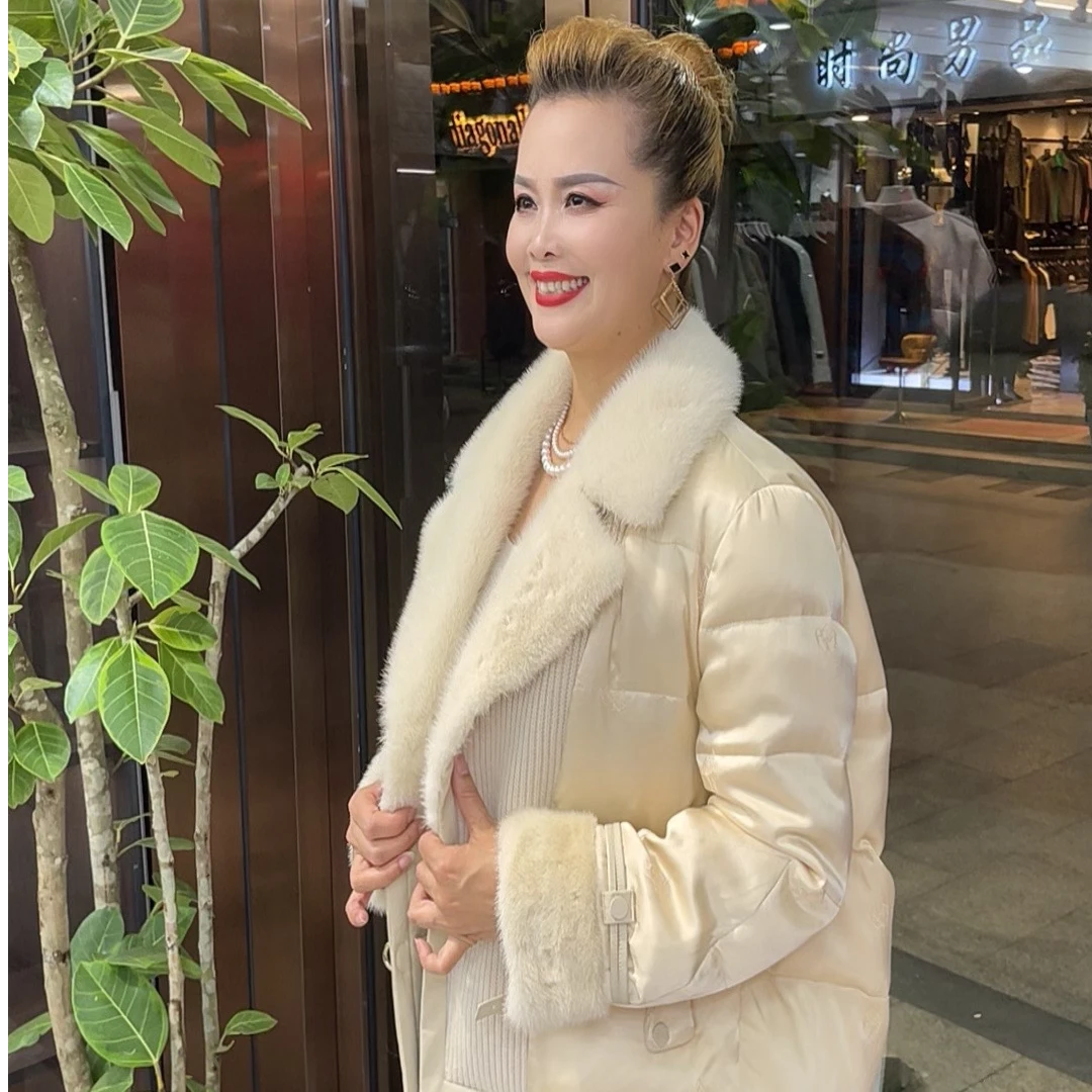 高级女士翻领时尚气质轻奢设计师鹅绒服MZ0003