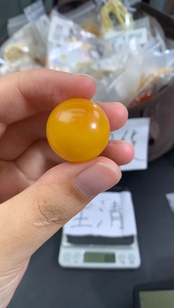 琥珀未镶嵌珠宝奇石1