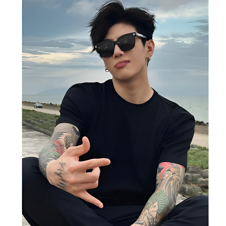 黑色痞帅高级感正肩科技凉感棉t恤男款修身短袖重磅夏季半袖上衣