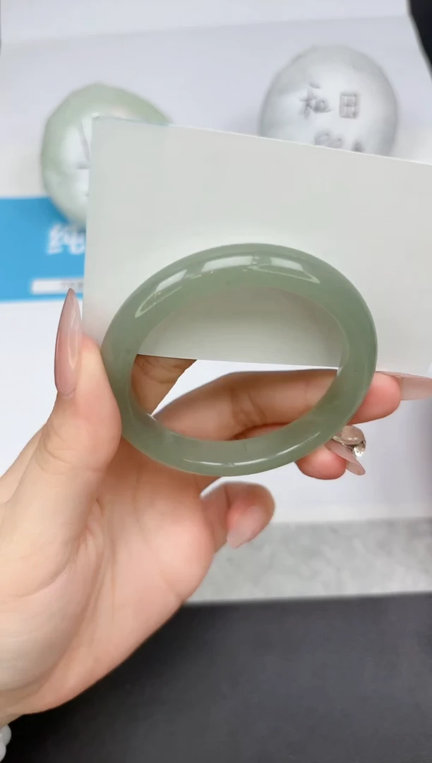 【闪购商品】石英质玉手镯未镶嵌102-52