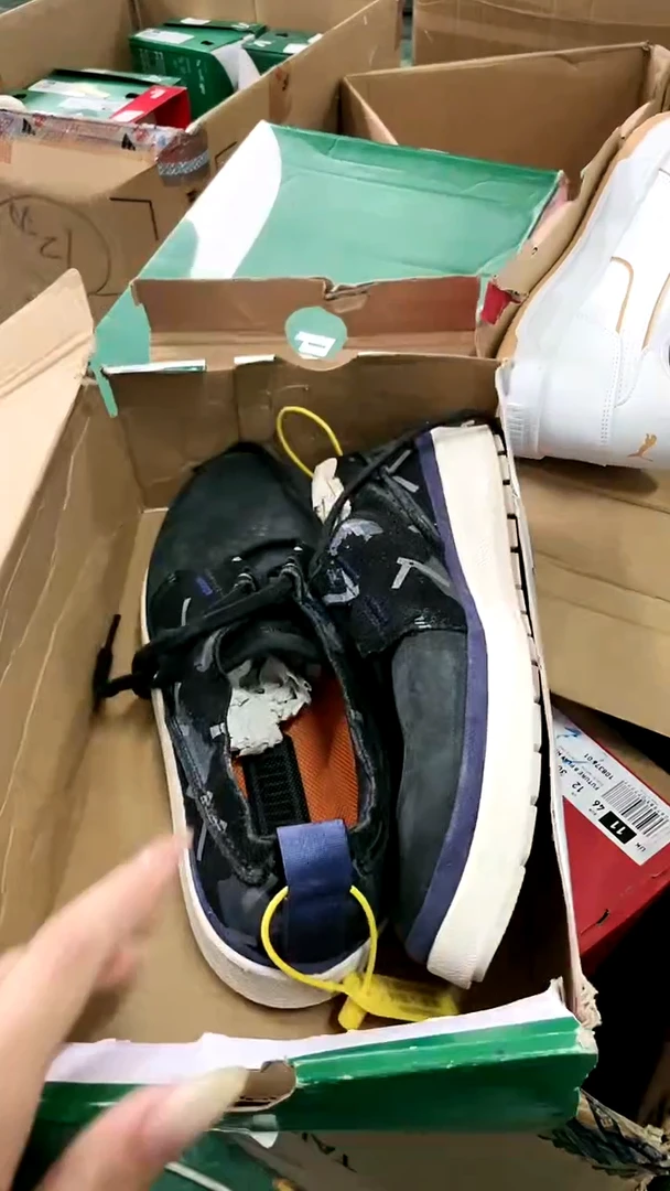 彪马时尚休闲运动鞋  41M  T117